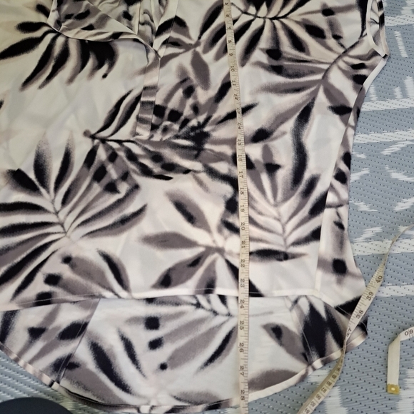 Bcbgmaxazria Ayanna Oversized Printed Top - Picture 8 of 10